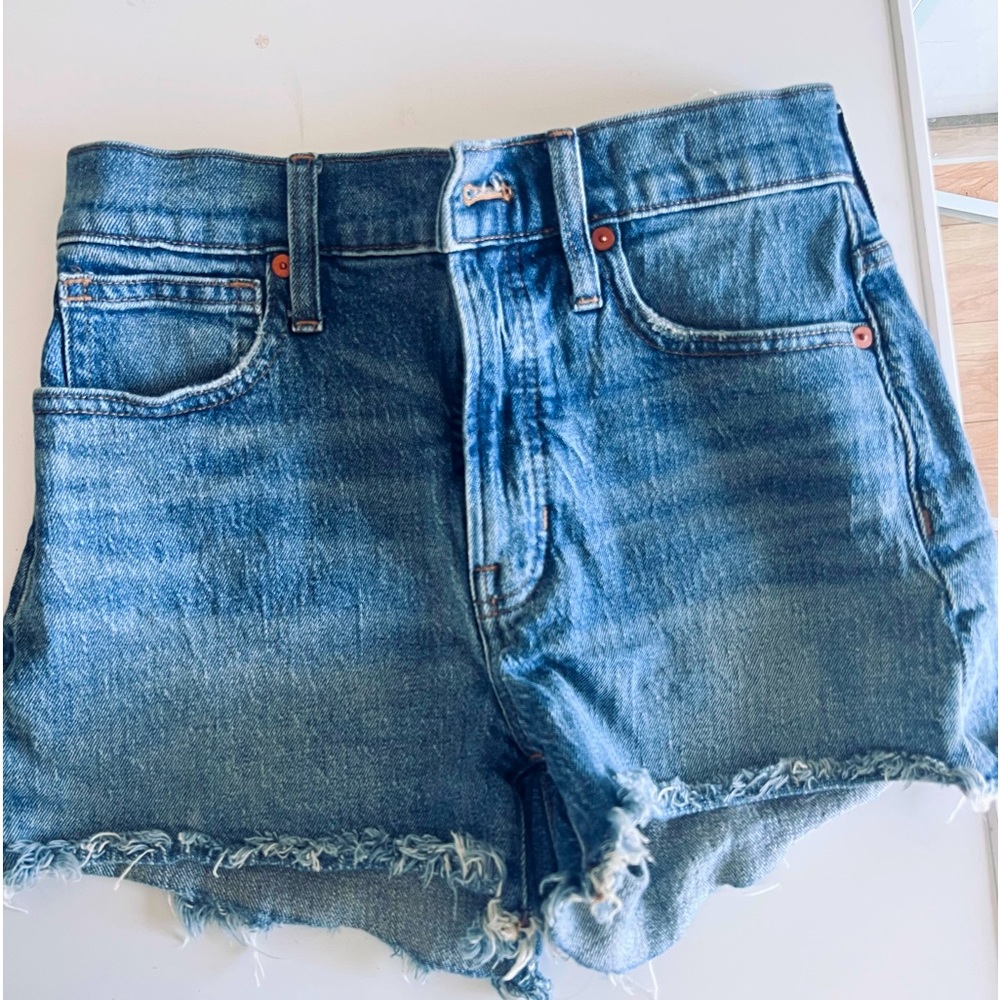 Madewell "the perfect jean shorts" size 25